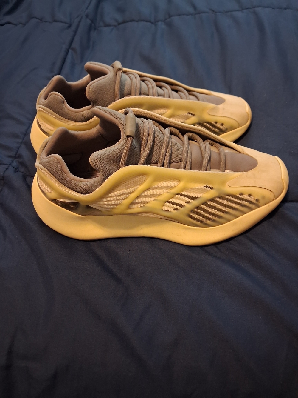 Yeezy 700 V2 Butter trainers #sneakers #yeezy